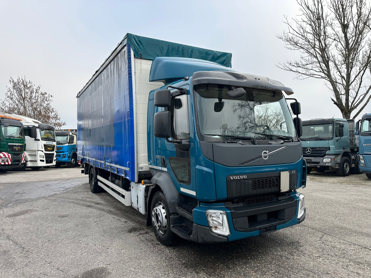 VOLVO FL 280 4x2 Hebebühne - Tentinis sunkvežimis: foto 5 VOLVO FL 280 4x2 Hebebühne - Tentinis sunkvežimis: foto 5