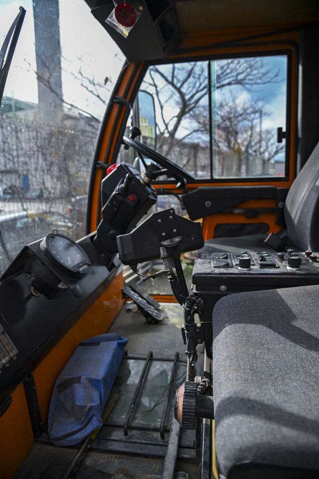 Bucher Schorling CC 5000 City Cat - Gatvių šlavimo mašina: foto 4 Bucher Schorling CC 5000 City Cat - Gatvių šlavimo mašina: foto 4