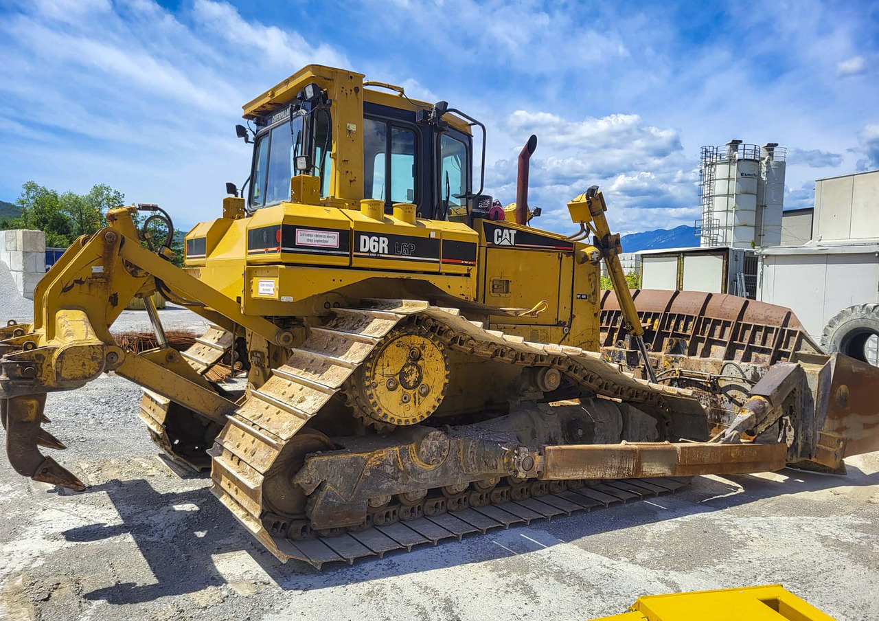 CATERPILLAR D6R - Buldozeris: foto 4 CATERPILLAR D6R - Buldozeris: foto 4