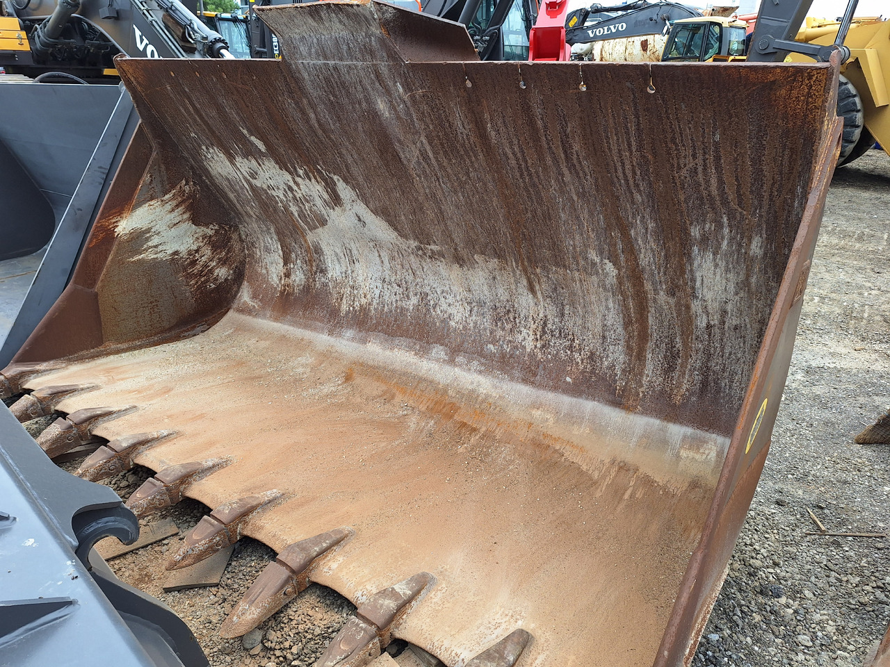 Caterpillar Loader bucket 3300 mm - Krautuvo kaušas: foto 1 Caterpillar Loader bucket 3300 mm - Krautuvo kaušas: foto 1