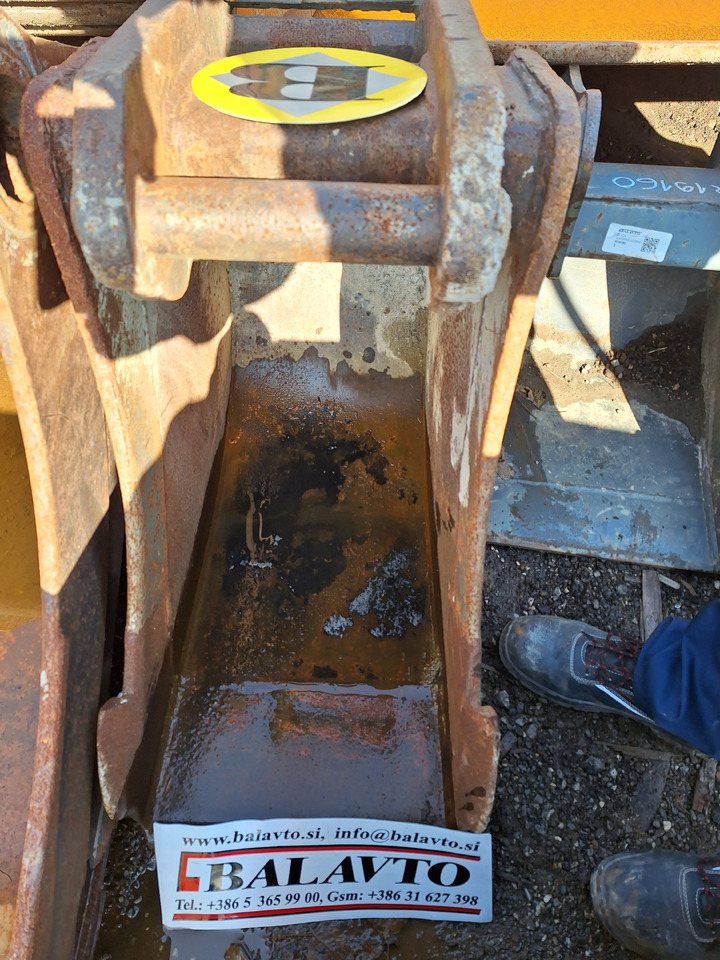 Trenching bucket 420 mm - Ekskavatoriaus kaušas: foto 1 Trenching bucket 420 mm - Ekskavatoriaus kaušas: foto 1