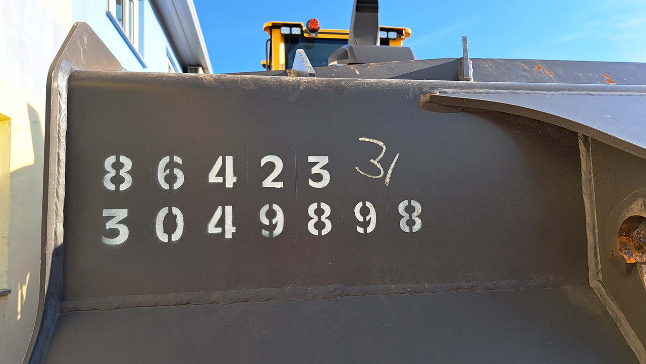 VOLVO 2500 mm for 12-15 ton wheel loaders - Krautuvo kaušas: foto 5 VOLVO 2500 mm for 12-15 ton wheel loaders - Krautuvo kaušas: foto 5