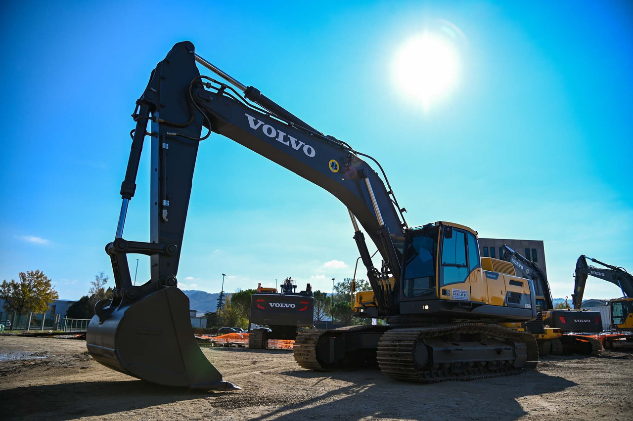 VOLVO EC350DL - Vikšrinis ekskavatorius: foto 1 VOLVO EC350DL - Vikšrinis ekskavatorius: foto 1