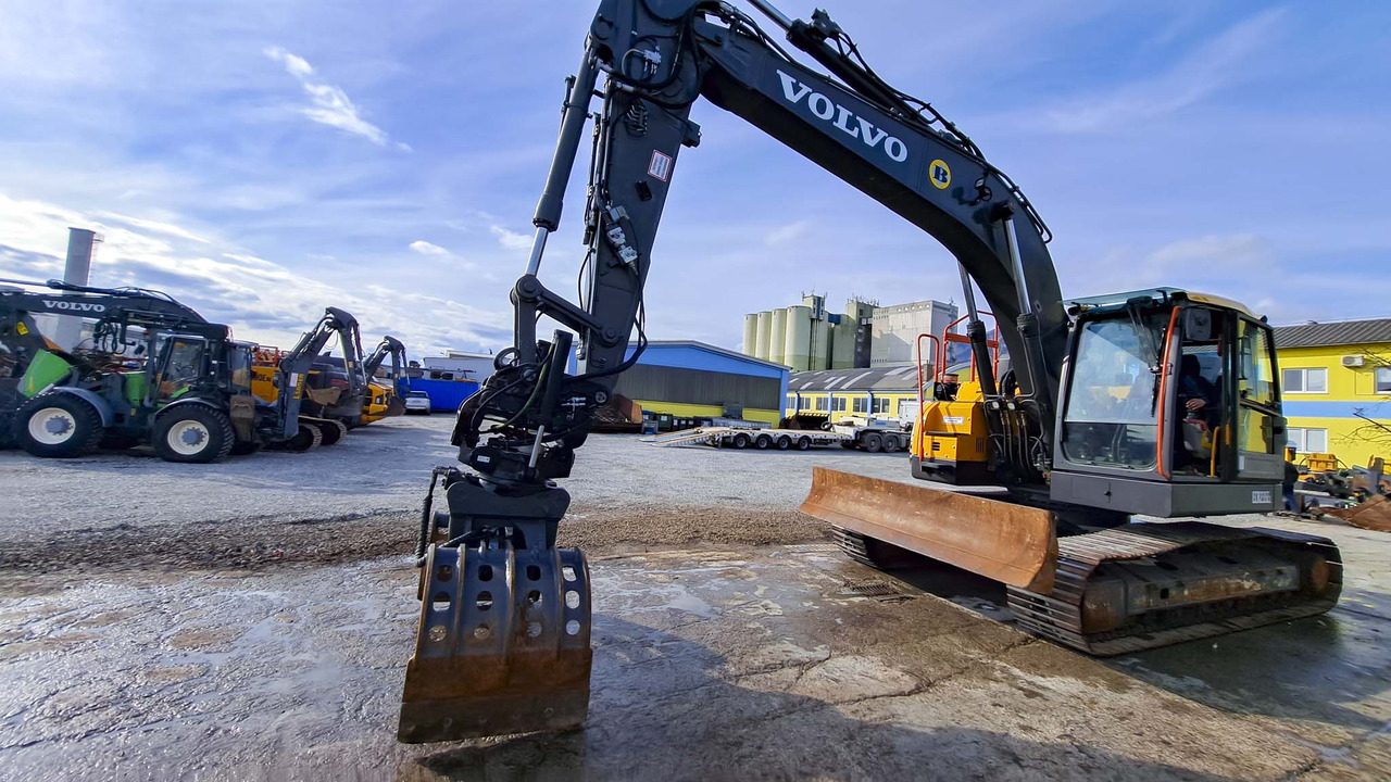 VOLVO ECR235EL - Vikšrinis ekskavatorius: foto 1 VOLVO ECR235EL - Vikšrinis ekskavatorius: foto 1