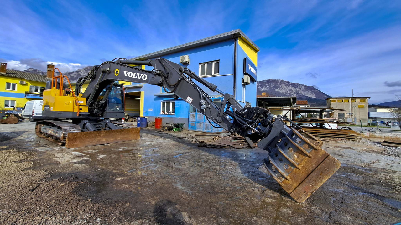 VOLVO ECR235EL - Vikšrinis ekskavatorius: foto 3 VOLVO ECR235EL - Vikšrinis ekskavatorius: foto 3