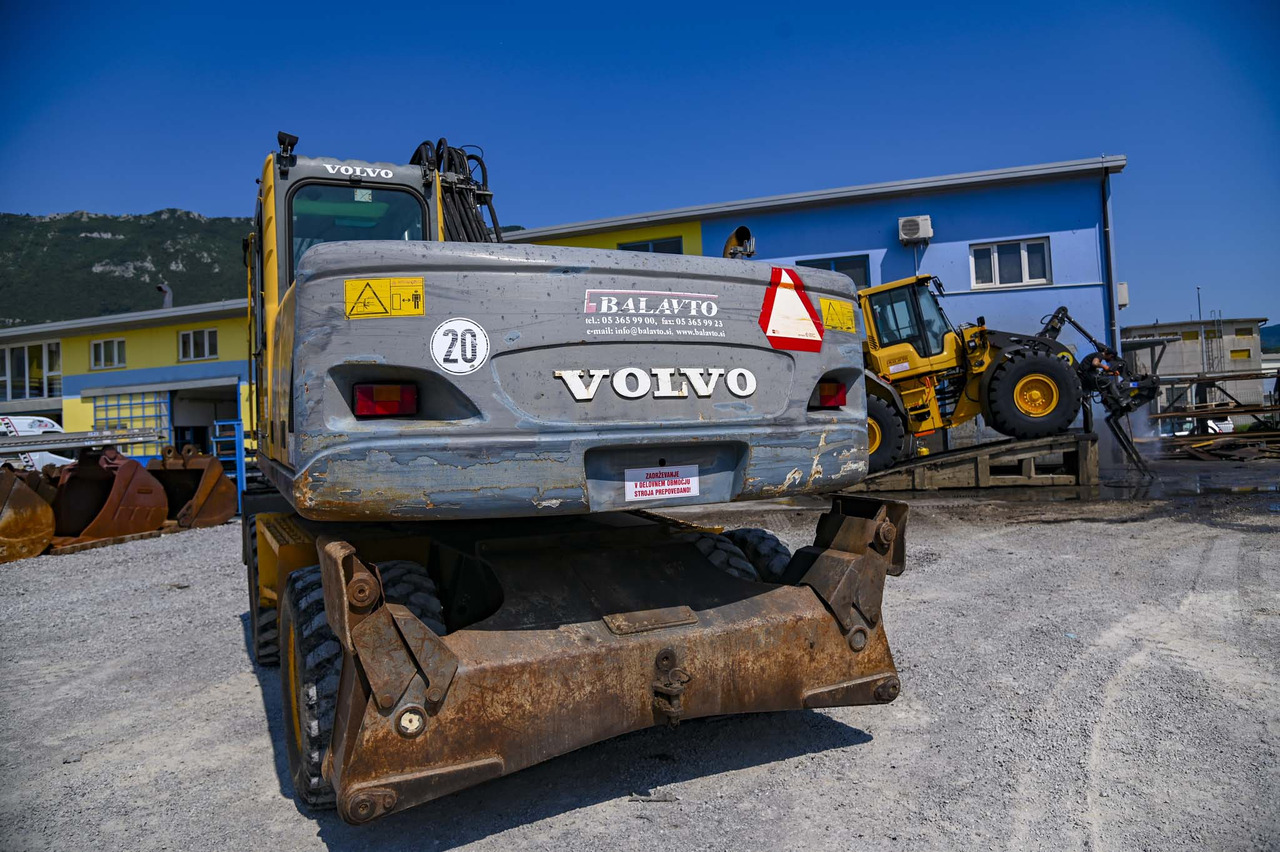 VOLVO EW180B - Ratinis ekskavatorius: foto 5 VOLVO EW180B - Ratinis ekskavatorius: foto 5