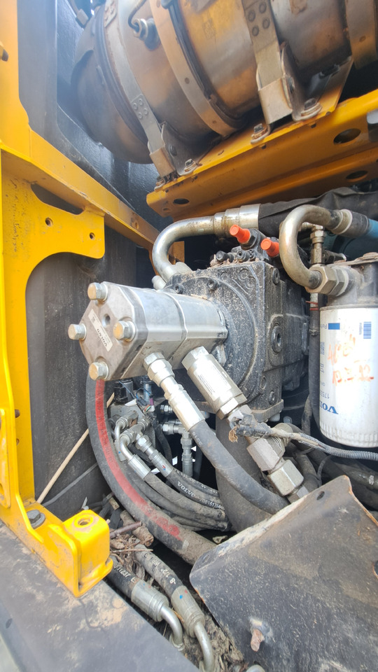 VOLVO EWR150E - Ratinis ekskavatorius: foto 5 VOLVO EWR150E - Ratinis ekskavatorius: foto 5