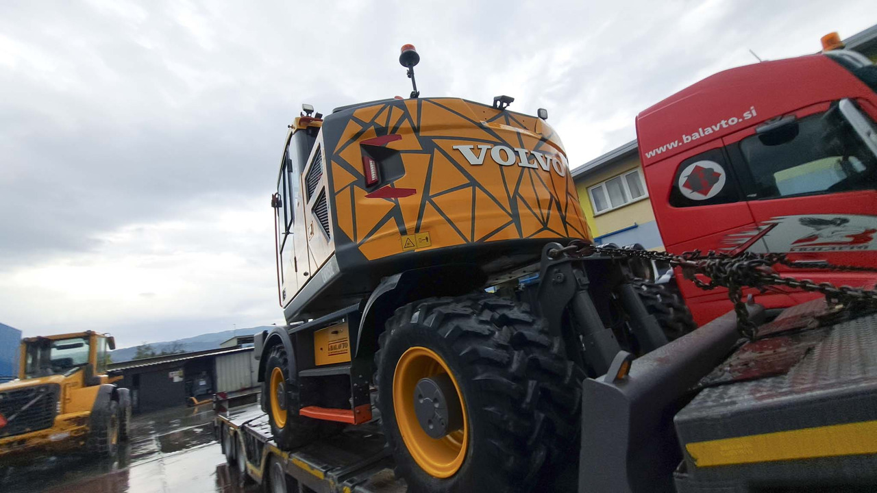 VOLVO EWR150E - Ratinis ekskavatorius: foto 4 VOLVO EWR150E - Ratinis ekskavatorius: foto 4