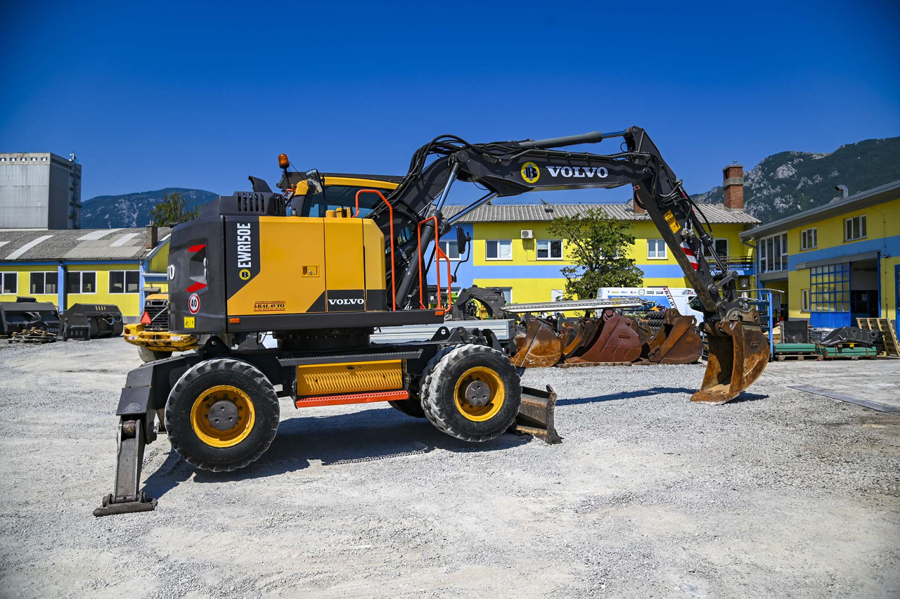 Ratinis ekskavatorius VOLVO EWR150E: foto 8