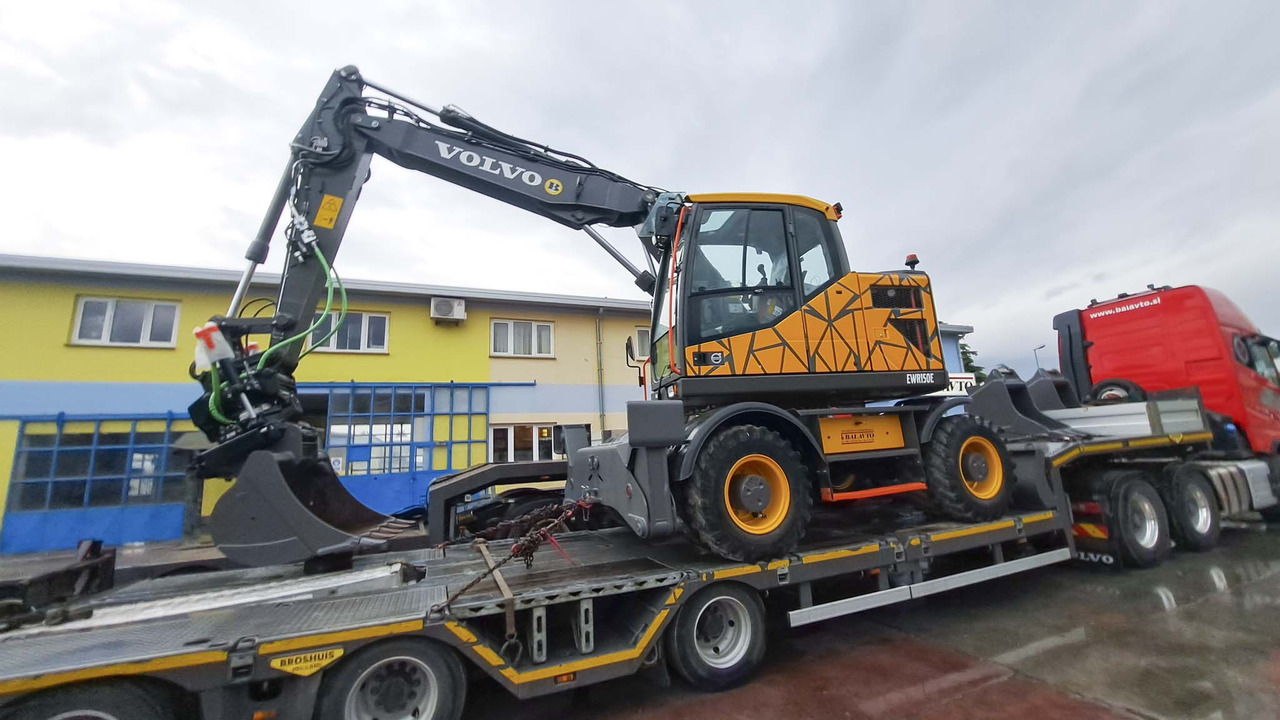VOLVO EWR150E - Ratinis ekskavatorius: foto 2 VOLVO EWR150E - Ratinis ekskavatorius: foto 2