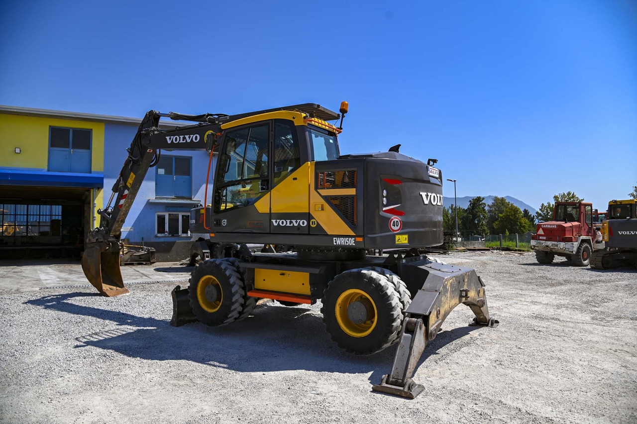 VOLVO EWR150E - Ratinis ekskavatorius: foto 4 VOLVO EWR150E - Ratinis ekskavatorius: foto 4