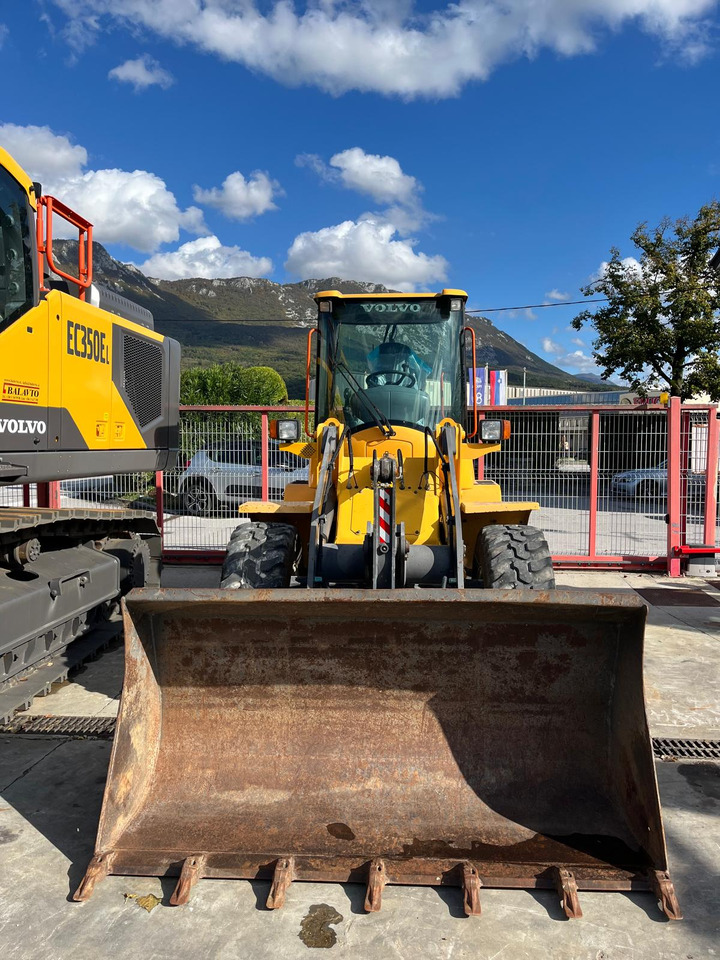 VOLVO L35B - Ratinis krautuvas: foto 1 VOLVO L35B - Ratinis krautuvas: foto 1