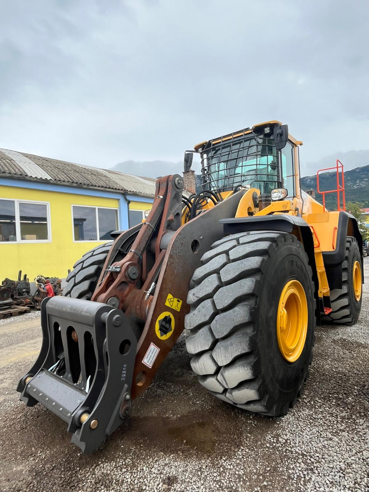 Volvo L220H - Ratinis krautuvas: foto 2 Volvo L220H - Ratinis krautuvas: foto 2
