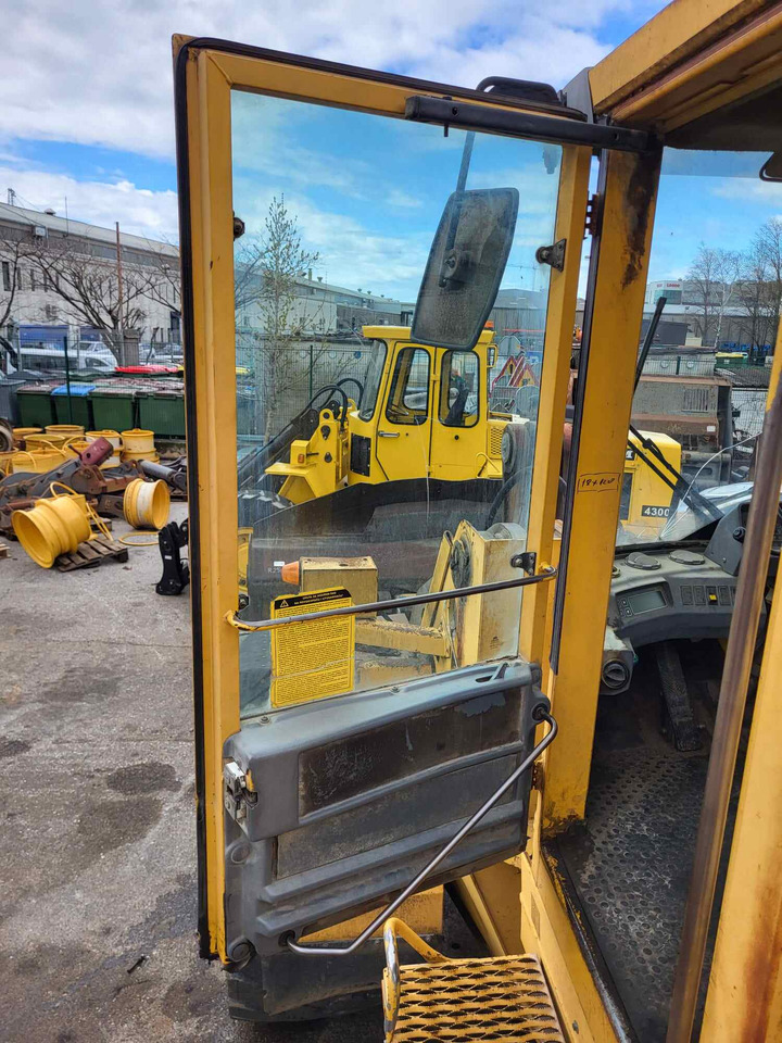 Volvo door - Durys ir dalys - Krautuvas: foto 2 Volvo door - Durys ir dalys - Krautuvas: foto 2