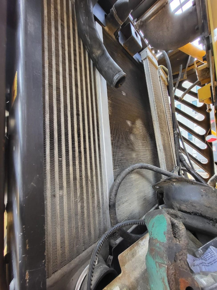 Volvo radiator - Radiatorius - Krautuvas: foto 2 Volvo radiator - Radiatorius - Krautuvas: foto 2
