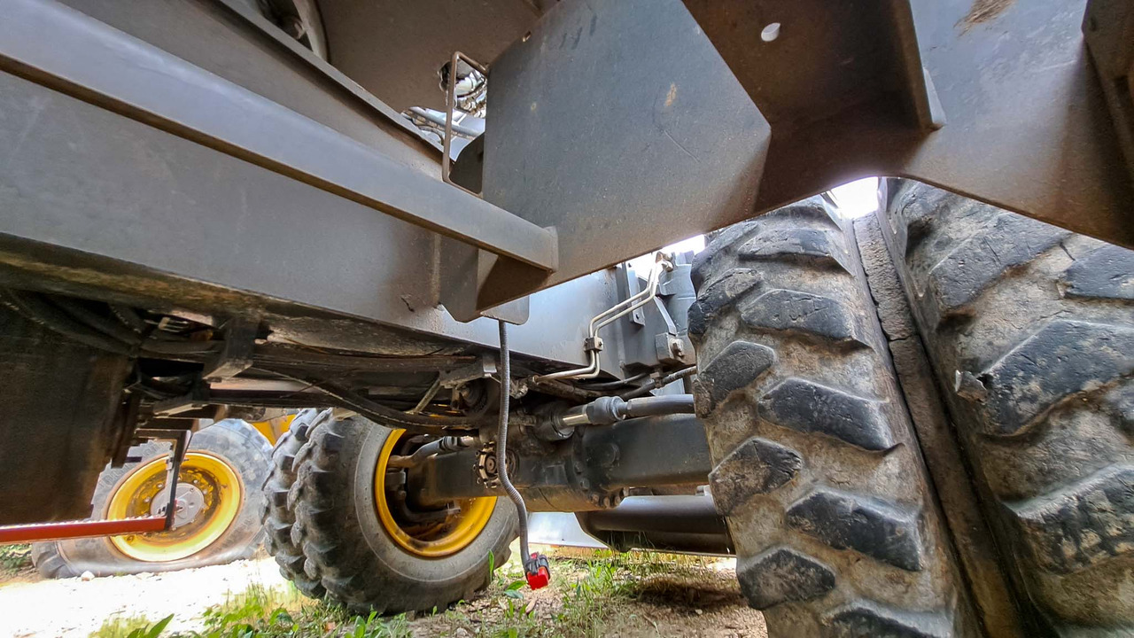 Volvo rear axle 14590304 Volvo EWR150E, EW160D, EW160E, EW180E, EW140E, EWR170E, EW200E MH, EW180D, EW160C, EW180C - Galinė ašis - Ekskavatorius: foto 1 Volvo rear axle 14590304 Volvo EWR150E, EW160D, EW160E, EW180E, EW140E, EWR170E, EW200E MH, EW180D, EW160C, EW180C - Galinė ašis - Ekskavatorius: foto 1