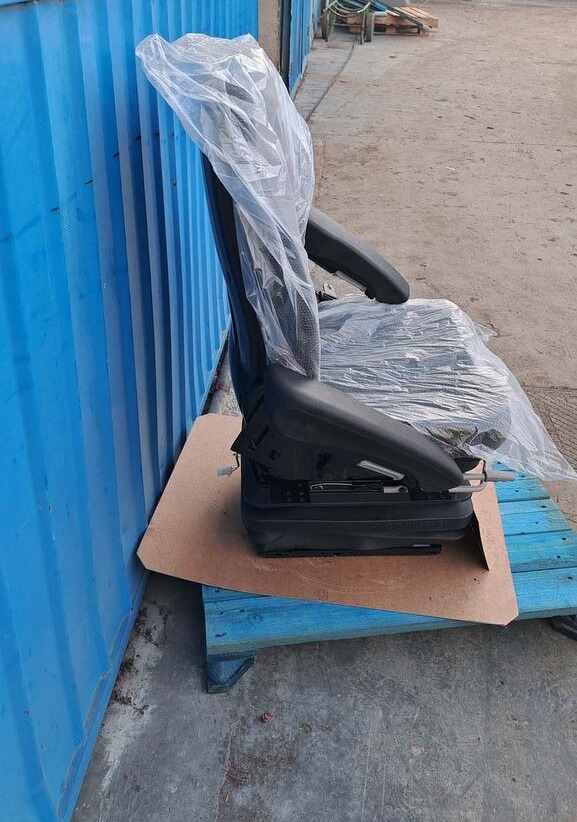 Volvo seat 11309082 for Volvo L45F, L45G, L45H, L50F, L50G, L50H - Sėdynė - Ratinis krautuvas: foto 3 Volvo seat 11309082 for Volvo L45F, L45G, L45H, L50F, L50G, L50H - Sėdynė - Ratinis krautuvas: foto 3