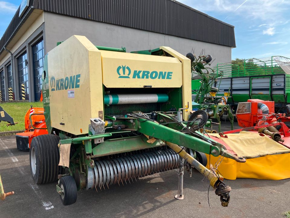 Krone Rundballenpresse VP 1500 MC Schneidwerk Netzbindung - Ruloninis presas: foto 1 Krone Rundballenpresse VP 1500 MC Schneidwerk Netzbindung - Ruloninis presas: foto 1