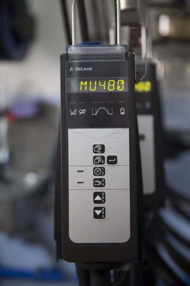 MXA0044 22 DeLaval milking unit MU486 Part No. 87979930 - Melžimo įranga: foto 2 MXA0044 22 DeLaval milking unit MU486 Part No. 87979930 - Melžimo įranga: foto 2