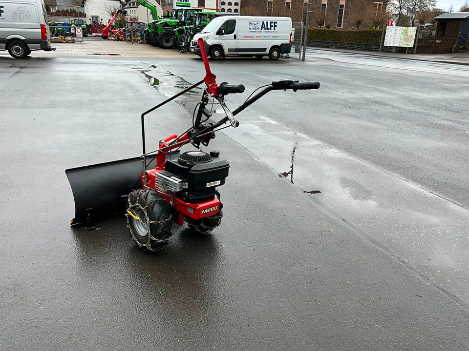 Schneeschieber, 1-Achser, 85cm Schneeschild, Antrieb - Technika sodui ir daržui: foto 3 Schneeschieber, 1-Achser, 85cm Schneeschild, Antrieb - Technika sodui ir daržui: foto 3