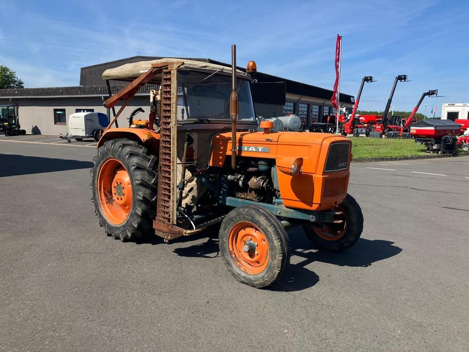 Traktor Fiat 315 Oldtimer mit Mähwerk Baujahr 1968 - Traktorius: foto 1 Traktor Fiat 315 Oldtimer mit Mähwerk Baujahr 1968 - Traktorius: foto 1