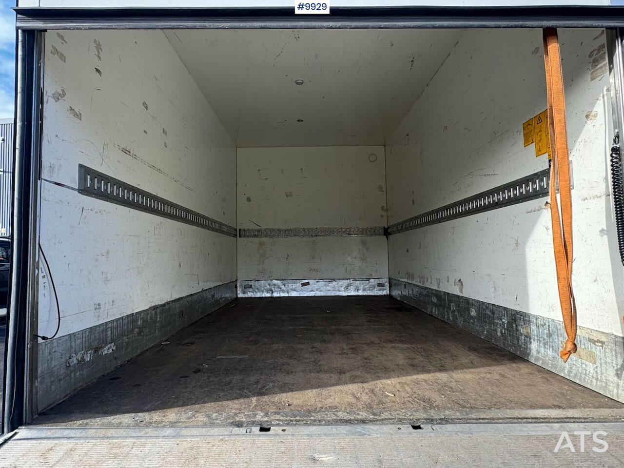 Box Truck Iveco Daily with Tail Lift - Furgonas su krovinių dėže: foto 5 Box Truck Iveco Daily with Tail Lift - Furgonas su krovinių dėže: foto 5