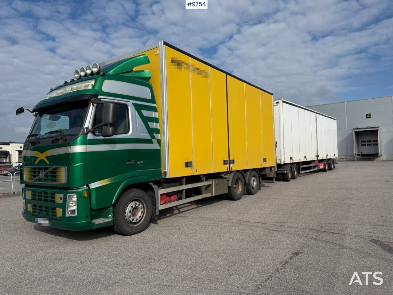 Box Truck Volvo FH 480 with 4-axle Ekeri trailer (VIDEO) - Furgonas sunkvežimis: foto 1 Box Truck Volvo FH 480 with 4-axle Ekeri trailer (VIDEO) - Furgonas sunkvežimis: foto 1