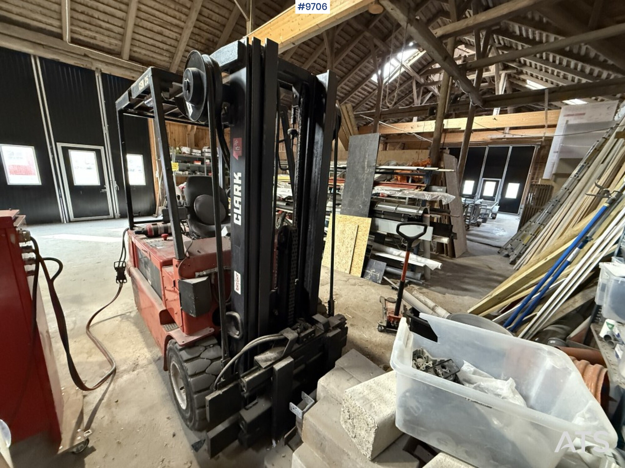 Forklift Clark CEM 25 - Elektrinis krautuvas: foto 5 Forklift Clark CEM 25 - Elektrinis krautuvas: foto 5