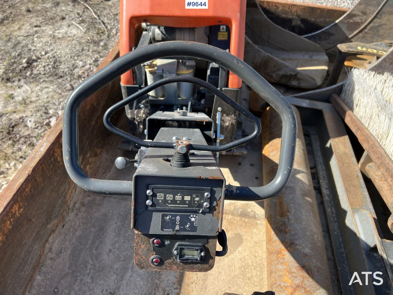 Husqvarna LG504 Vibratory Plate - Tankinimo plokštė: foto 4 Husqvarna LG504 Vibratory Plate - Tankinimo plokštė: foto 4
