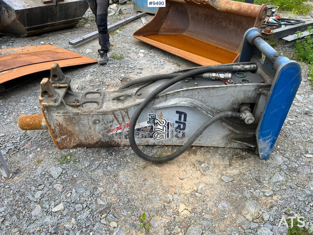 Hydraulic hammer FXJ275 Furukawa Rock drill - Hidraulinis kūjis - Statybinė technika: foto 1 Hydraulic hammer FXJ275 Furukawa Rock drill - Hidraulinis kūjis - Statybinė technika: foto 1
