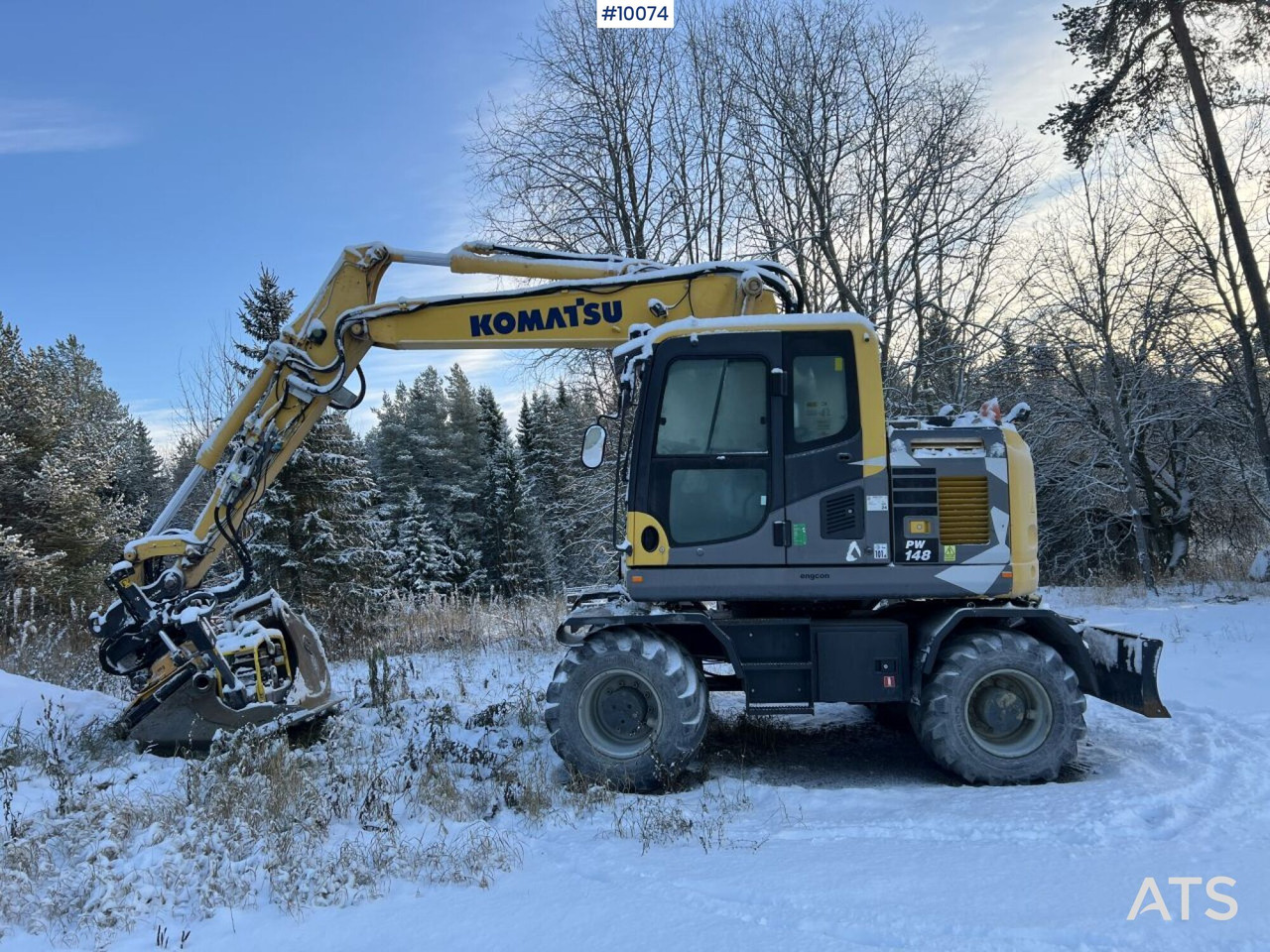 Komatsu PW148 Wheeled excavator with rotor and buckets - Ratinis ekskavatorius: foto 1 Komatsu PW148 Wheeled excavator with rotor and buckets - Ratinis ekskavatorius: foto 1