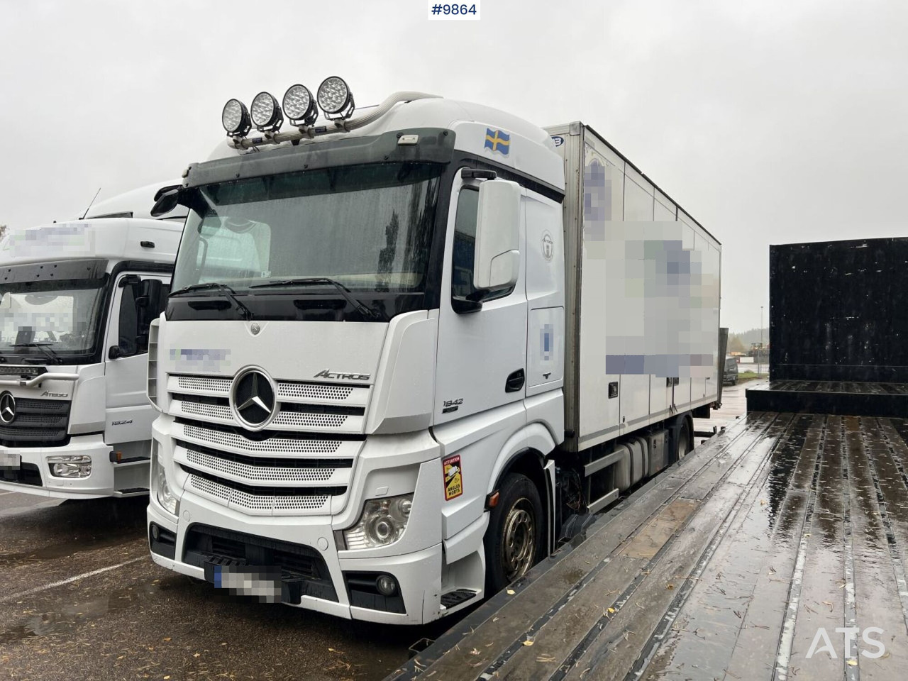 MERCEDES-BENZ ACTROS 963-0-A Box truck with tail lift - Furgonas sunkvežimis: foto 1 MERCEDES-BENZ ACTROS 963-0-A Box truck with tail lift - Furgonas sunkvežimis: foto 1