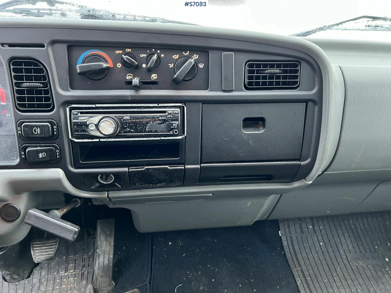 Platforminis/ Bortinis sunkvežimis Mitsubishi Canter FB634 Intercooler, tiltable cabin: foto 16