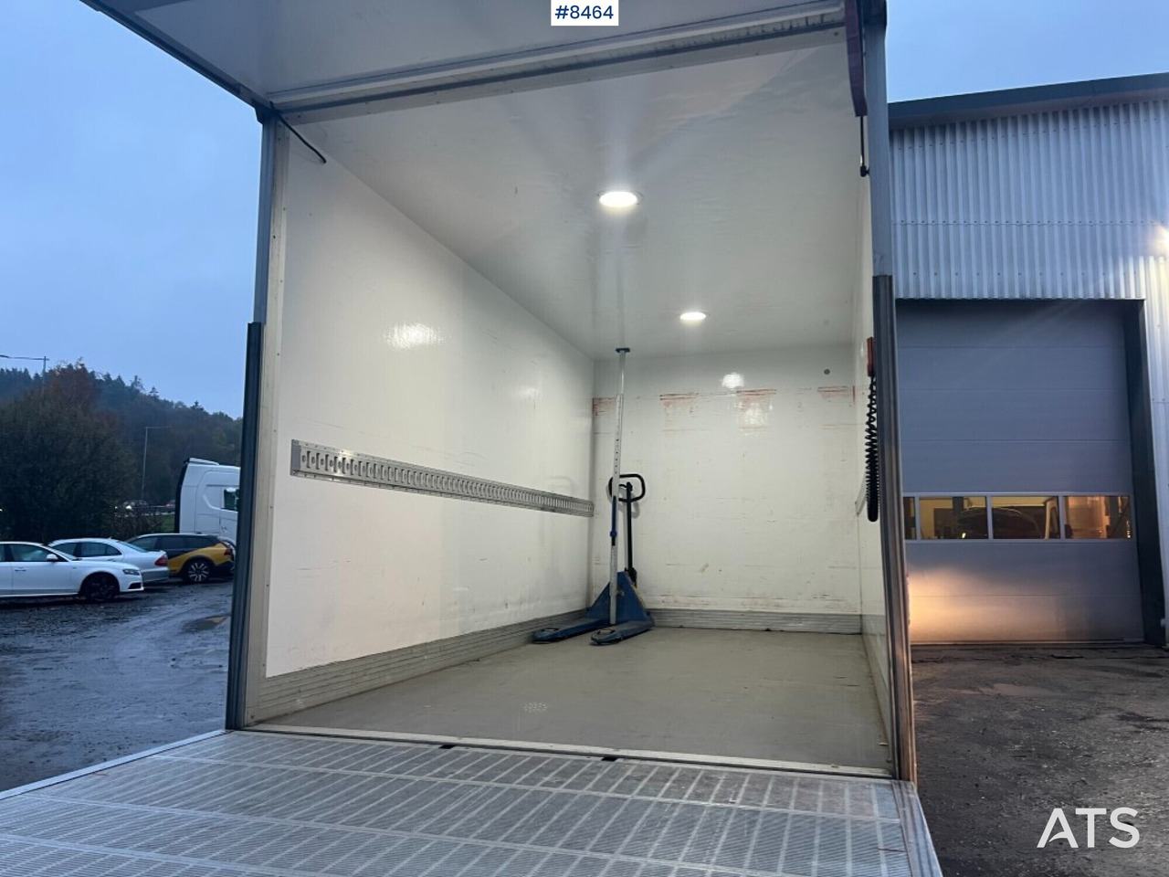 Renault master with tail lift - Furgonas su krovinių dėže: foto 4 Renault master with tail lift - Furgonas su krovinių dėže: foto 4