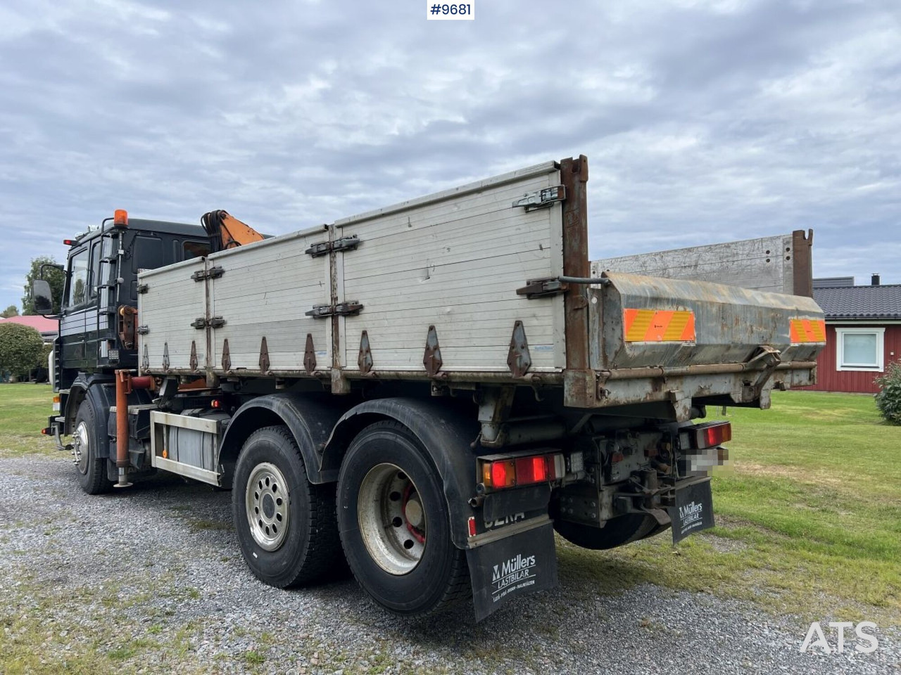 Scania R93 HL 6X2 with Hiab crane and plow mount - Platforminis/ Bortinis sunkvežimis, Sunkvežimis su kranu: foto 5 Scania R93 HL 6X2 with Hiab crane and plow mount - Platforminis/ Bortinis sunkvežimis, Sunkvežimis su kranu: foto 5