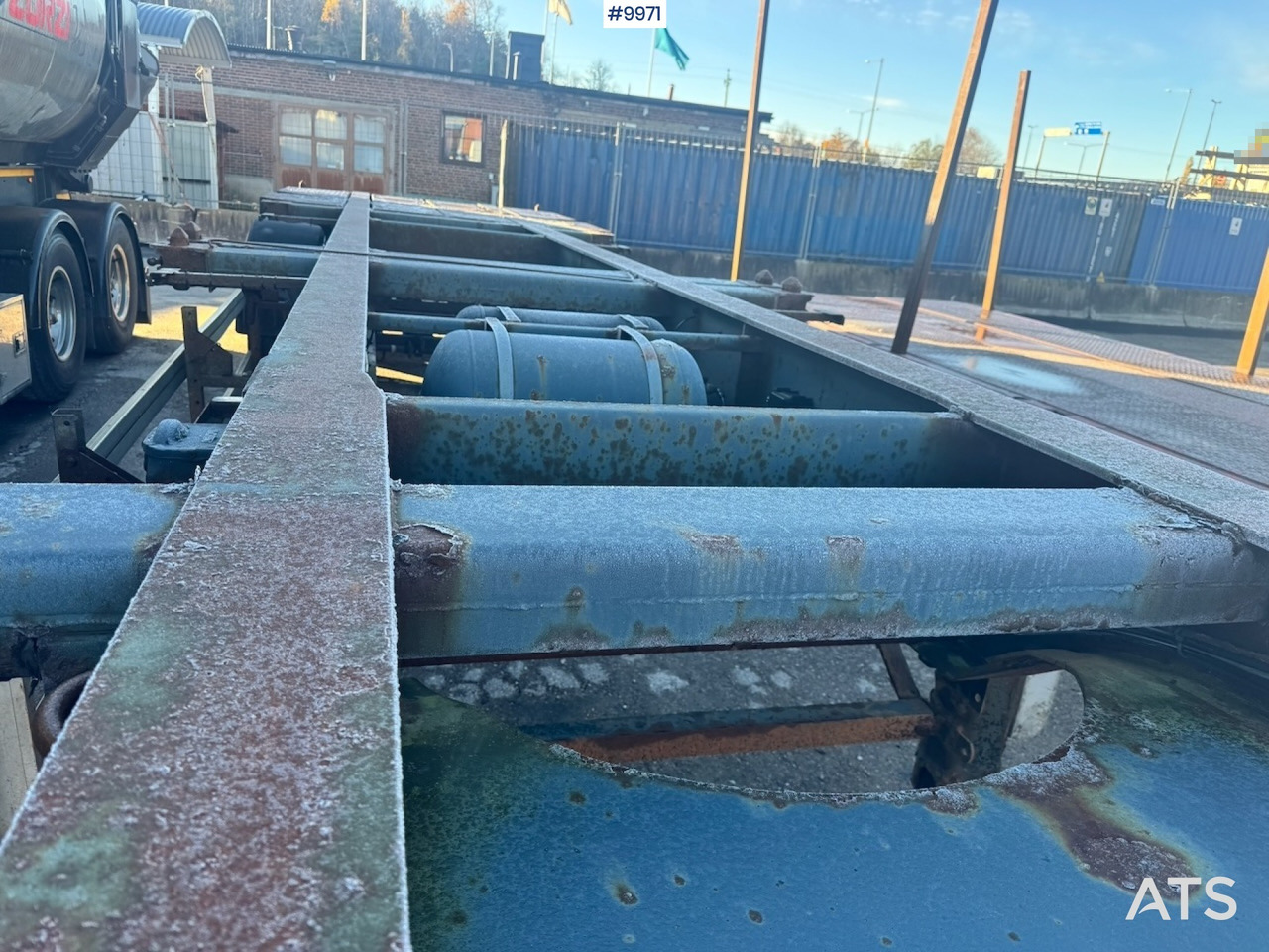 Schweriner CS40 container chassis. - Važiuoklės puspriekabė: foto 2 Schweriner CS40 container chassis. - Važiuoklės puspriekabė: foto 2