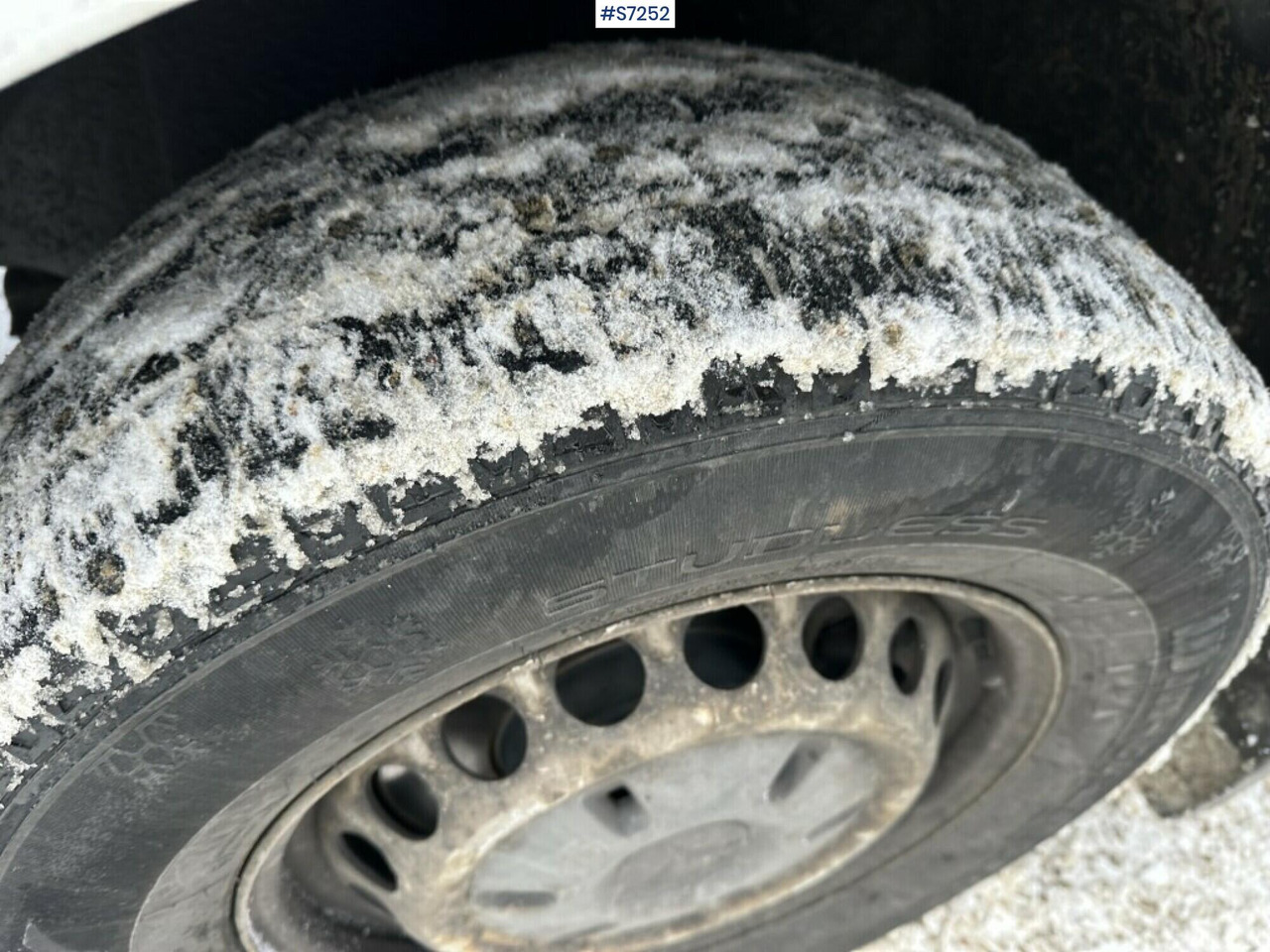 Furgonas su krovinių dėže Sprinter box truck Mercedes Benz with Tailgate lift: foto 19 Furgonas su krovinių dėže Sprinter box truck Mercedes Benz with Tailgate lift: foto 19