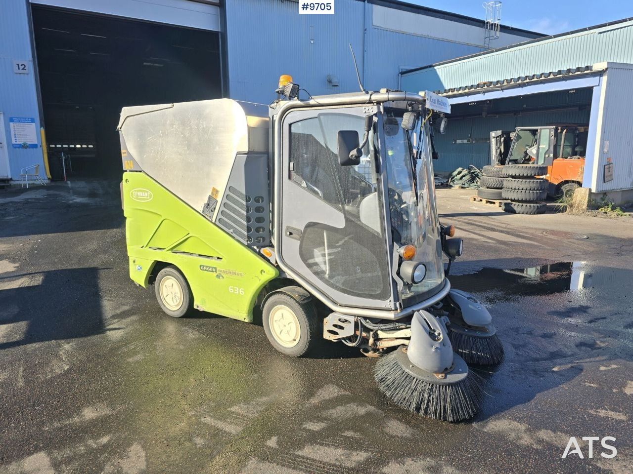 Sweeper - Tennant 636 (SEE VIDEO) - Gatvių šlavimo mašina: foto 1 Sweeper - Tennant 636 (SEE VIDEO) - Gatvių šlavimo mašina: foto 1