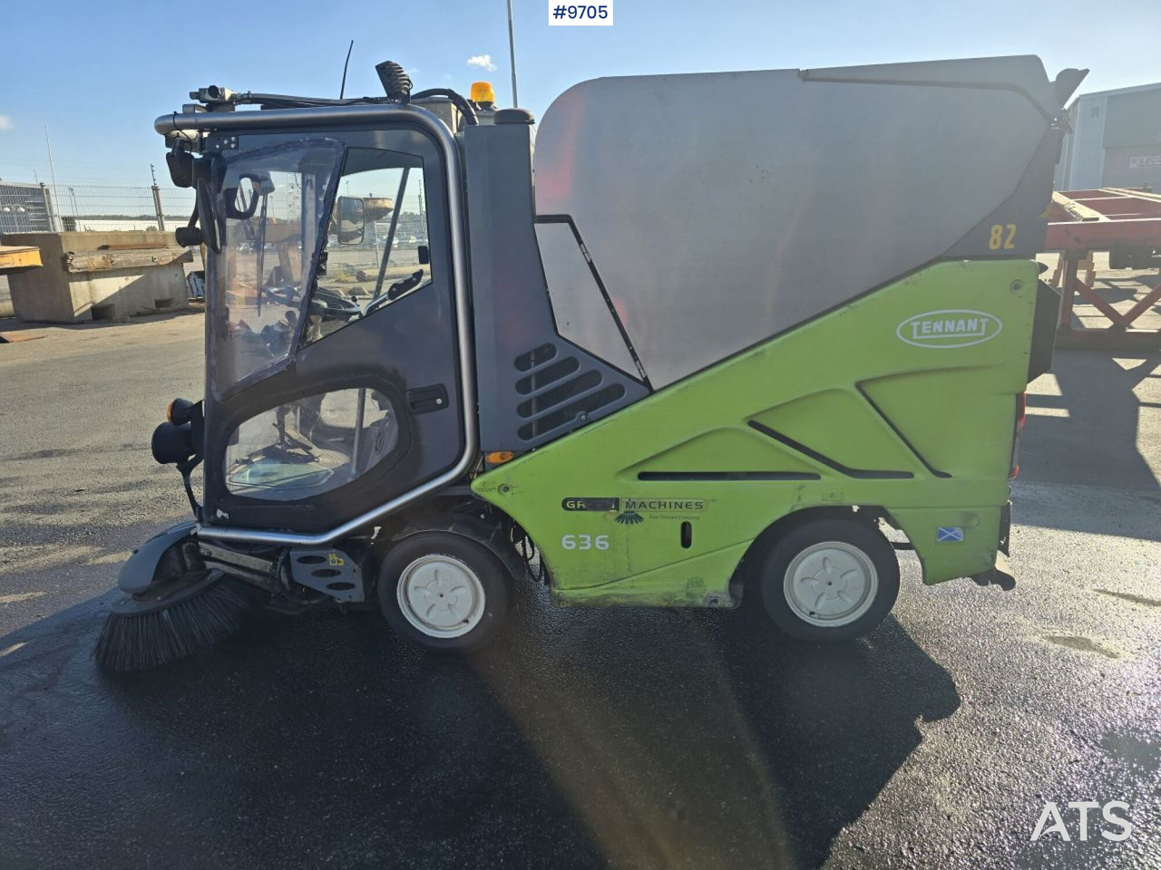 Sweeper - Tennant 636 (SEE VIDEO) - Gatvių šlavimo mašina: foto 2 Sweeper - Tennant 636 (SEE VIDEO) - Gatvių šlavimo mašina: foto 2