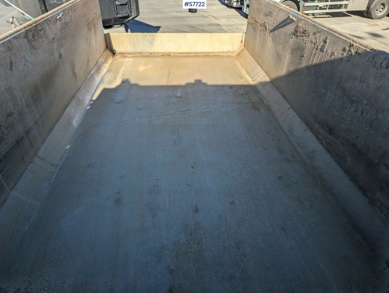 Tipper Truck DAF FAT XF530Z - Savivartis sunkvežimis: foto 3 Tipper Truck DAF FAT XF530Z - Savivartis sunkvežimis: foto 3