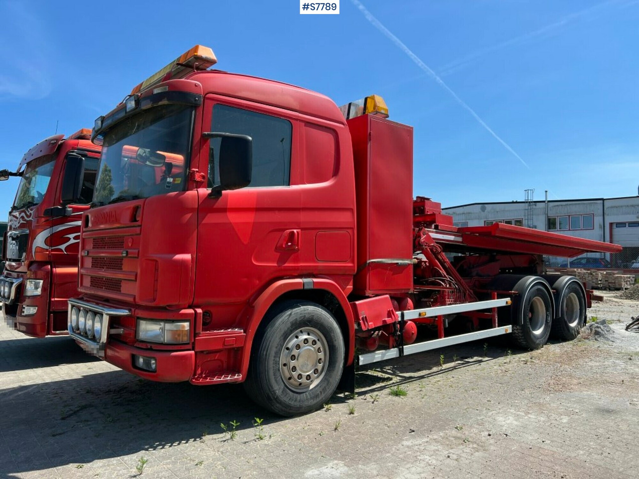 Tow truck with suspension device SCANIA R144 6X4 - Evakuatorius: foto 1 Tow truck with suspension device SCANIA R144 6X4 - Evakuatorius: foto 1