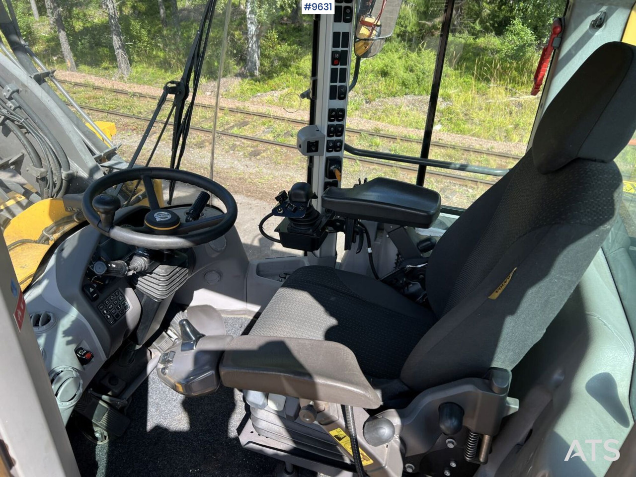 VOLVO L180H HL (SEE VIDEO) - Ratinis krautuvas: foto 5 VOLVO L180H HL (SEE VIDEO) - Ratinis krautuvas: foto 5