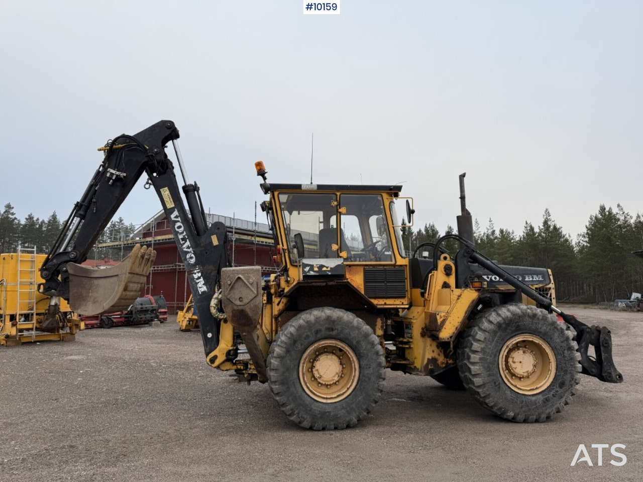 Volvo BM 6300 backhoe loader with attachments (VIDEO) - Ekskavatorius-krautuvas: foto 5 Volvo BM 6300 backhoe loader with attachments (VIDEO) - Ekskavatorius-krautuvas: foto 5