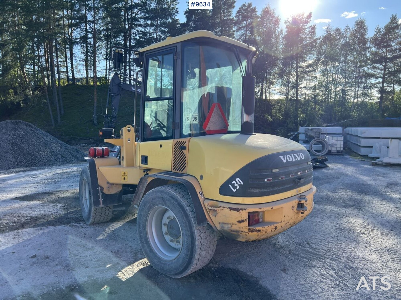Volvo L30Z Wheel loader with multiple attachments - Ratinis krautuvas: foto 4 Volvo L30Z Wheel loader with multiple attachments - Ratinis krautuvas: foto 4