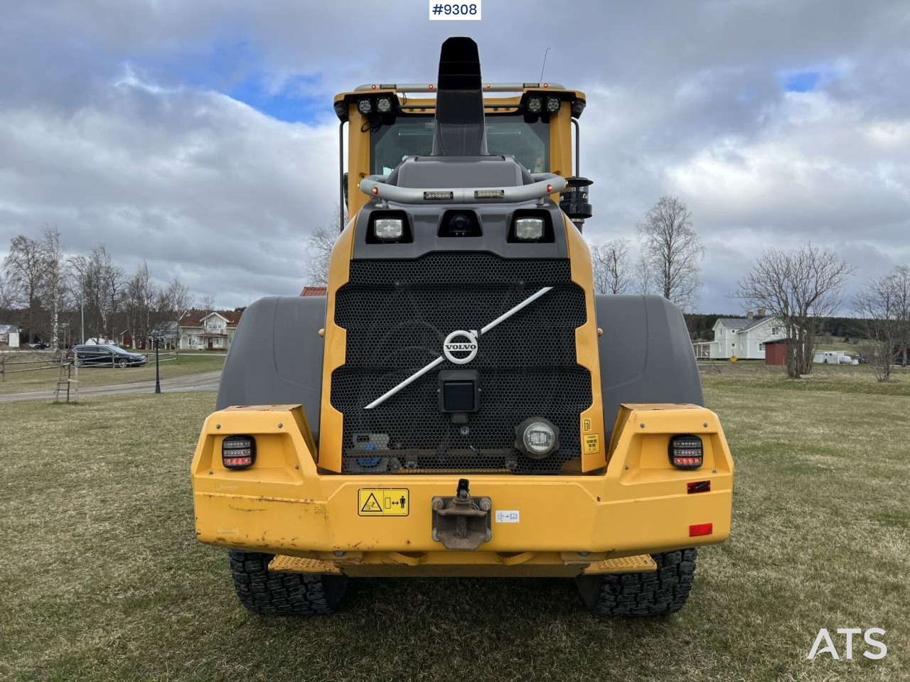 Volvo L60 H Wheel loader with grading bucket (VIDEO) lizingą Volvo L60 H Wheel loader with grading bucket (VIDEO): foto 10