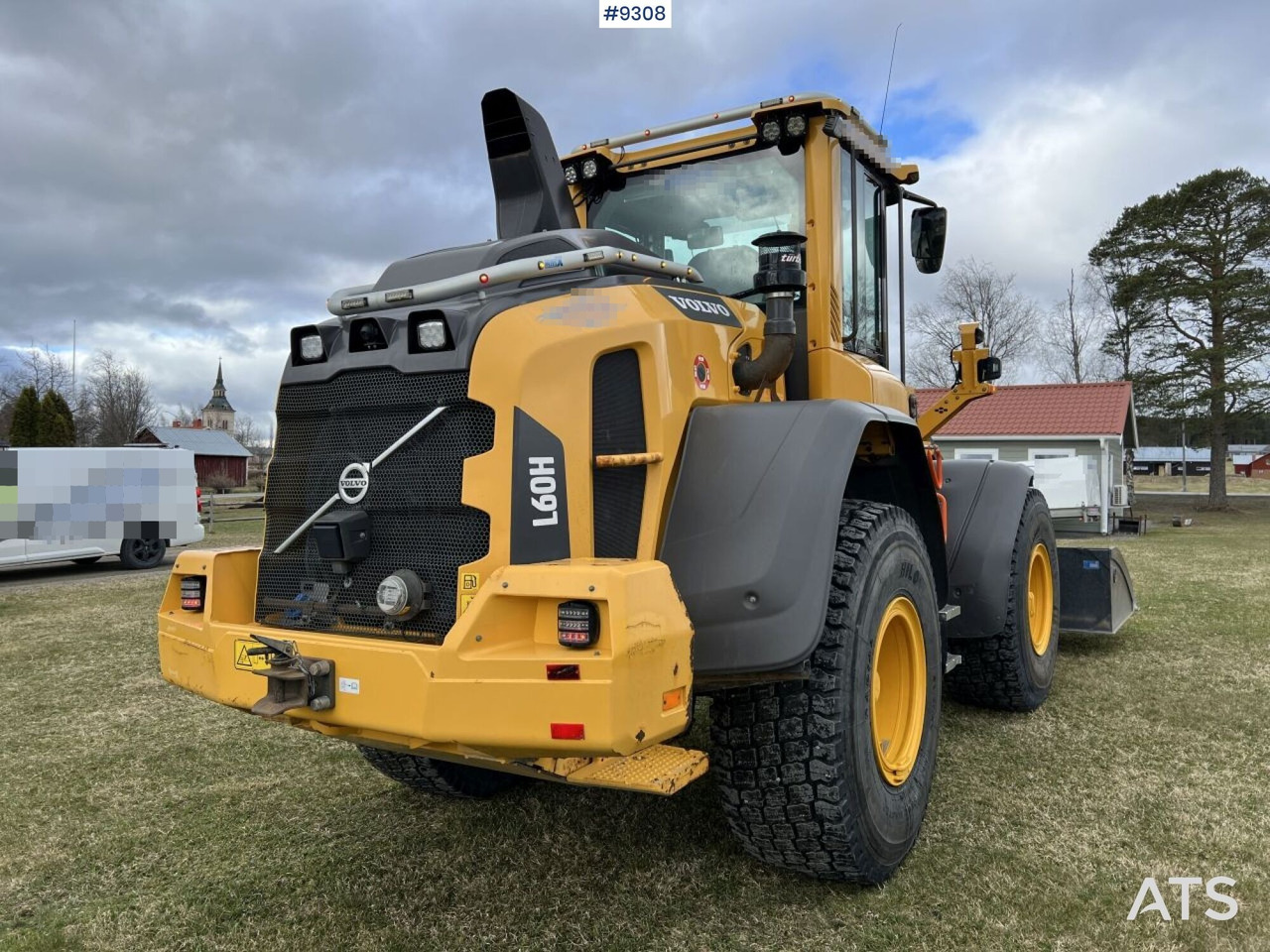 Volvo L60 H Wheel loader with grading bucket (VIDEO) lizingą Volvo L60 H Wheel loader with grading bucket (VIDEO): foto 11