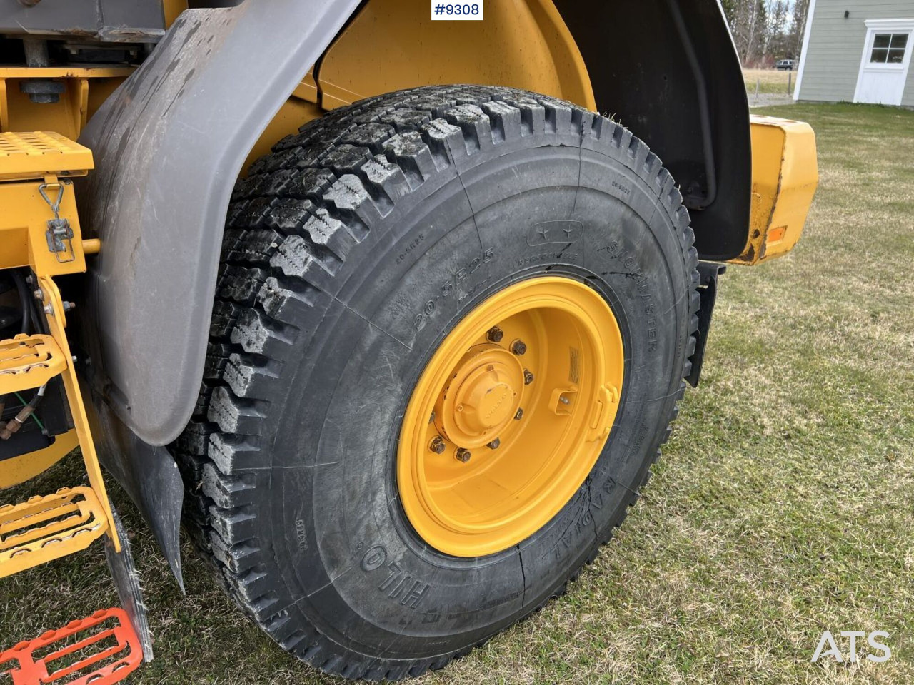 Volvo L60 H Wheel loader with grading bucket (VIDEO) lizingą Volvo L60 H Wheel loader with grading bucket (VIDEO): foto 17