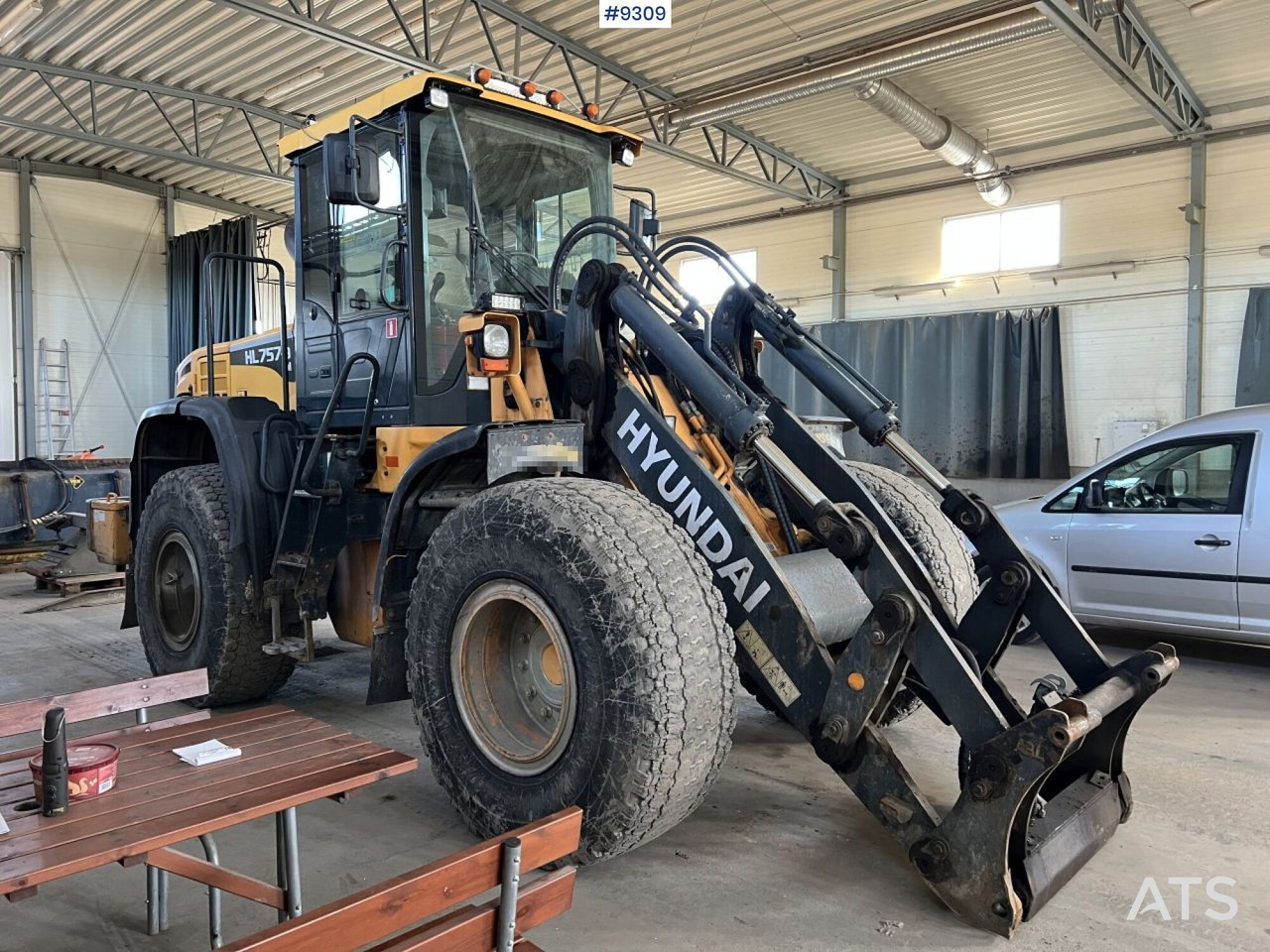 Wheel Loader Hyundai HL757TM-9 - Ratinis krautuvas: foto 3 Wheel Loader Hyundai HL757TM-9 - Ratinis krautuvas: foto 3