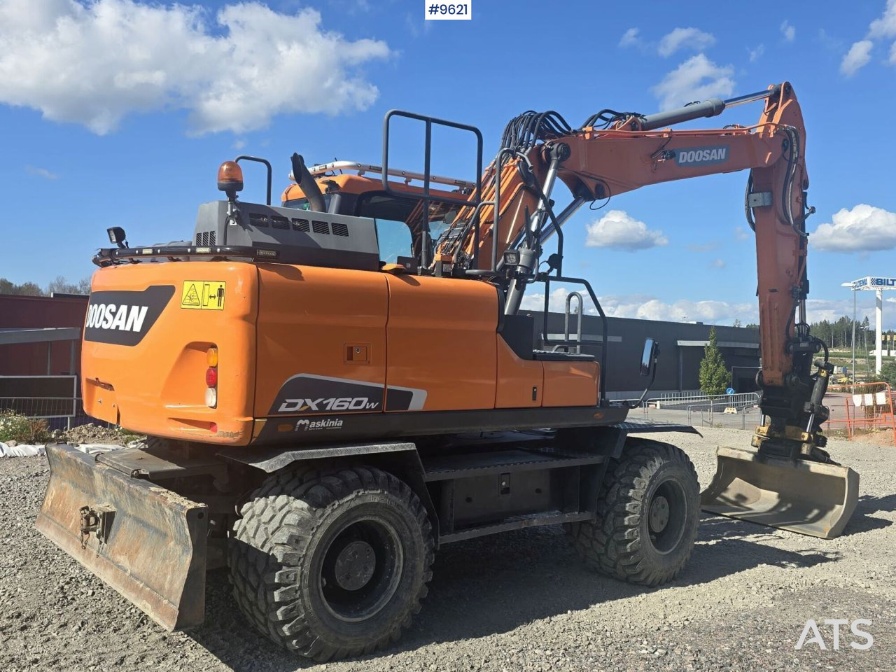 Wheeled Excavator Doosan DX160W with attachment and trailer - Ratinis ekskavatorius: foto 4 Wheeled Excavator Doosan DX160W with attachment and trailer - Ratinis ekskavatorius: foto 4