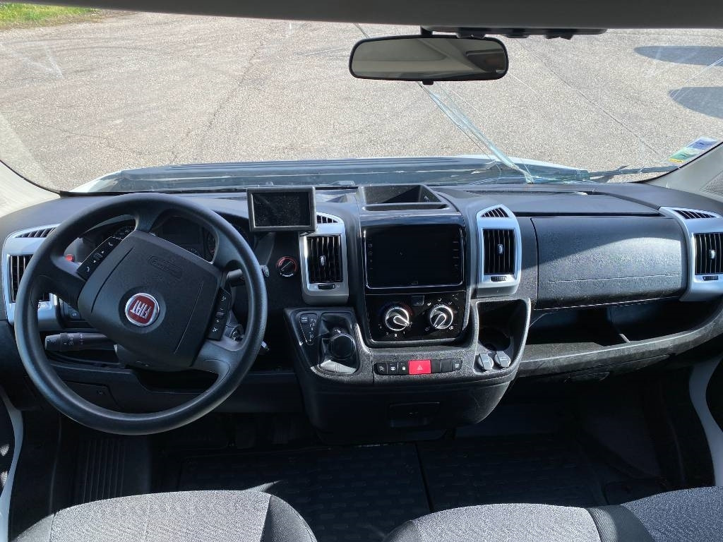 Furgonas su krovinių dėže Fiat LES DAUPHINS/DUCATO TORINO 2.3M-Jet 160 endommagée: foto 22 Furgonas su krovinių dėže Fiat LES DAUPHINS/DUCATO TORINO 2.3M-Jet 160 endommagée: foto 22